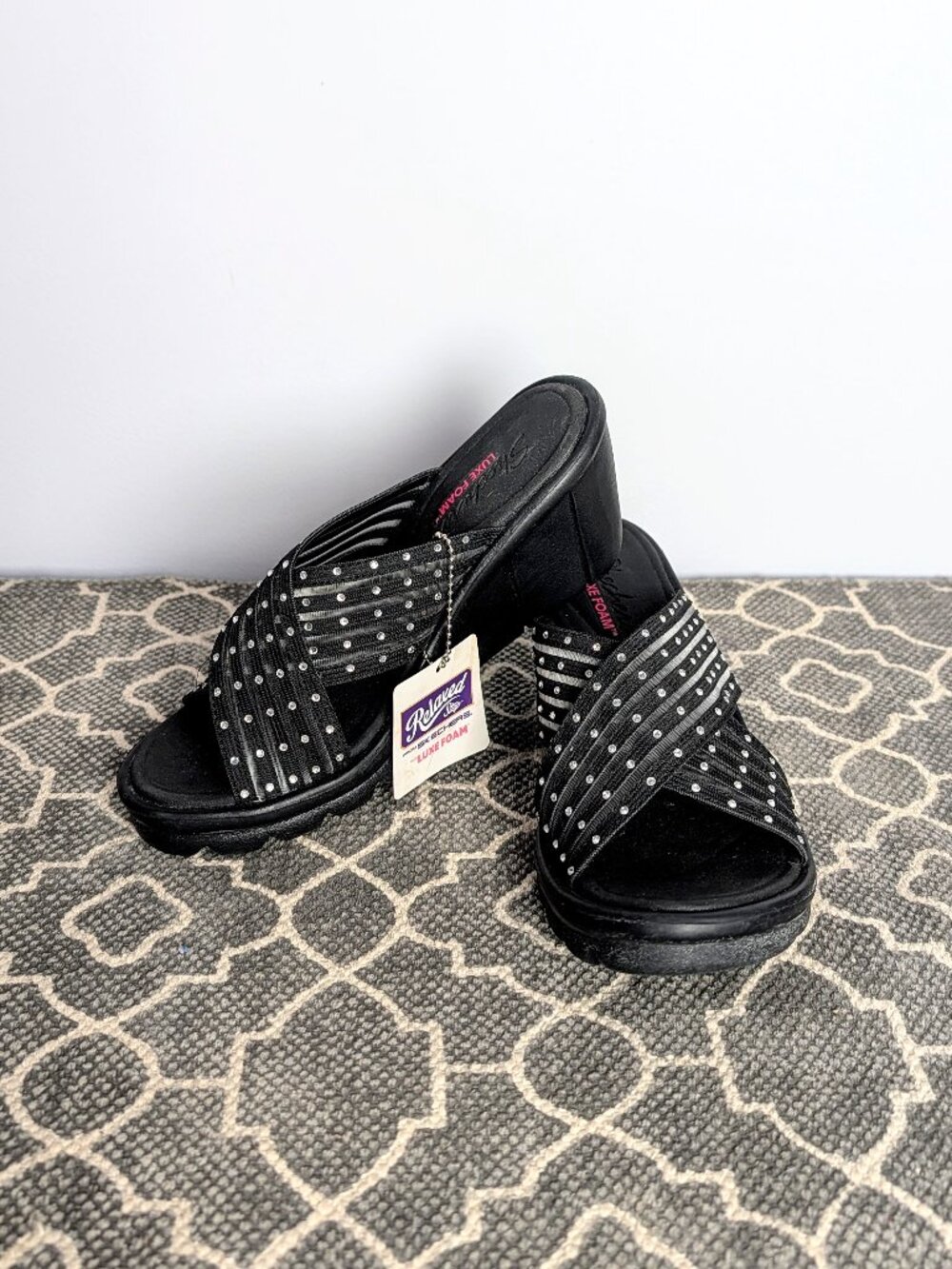 SKECHERS Luxe Foam Black Wedge Sandals Sz 7